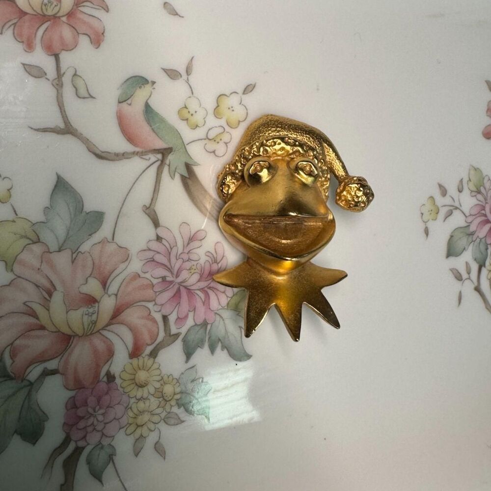 Kermit Holiday Gold Toned JHP Brooch/Pin
